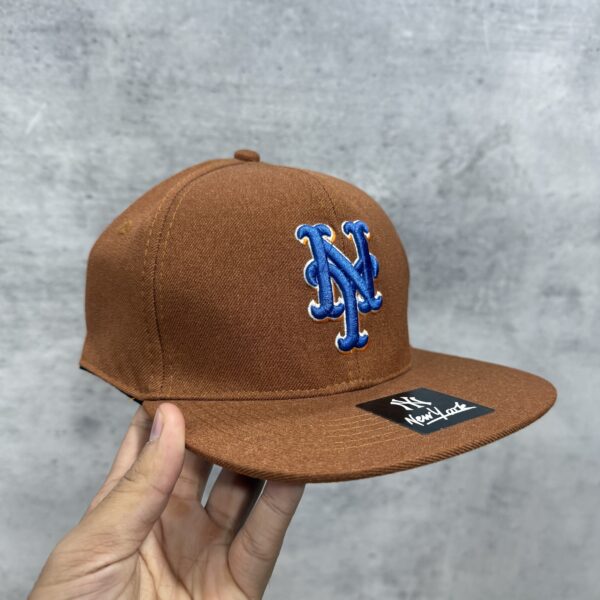 GORRA CERRADA