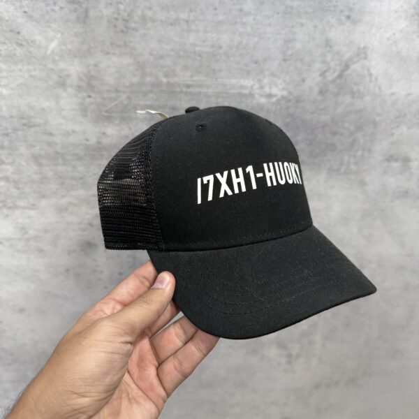 GORRA CON RED