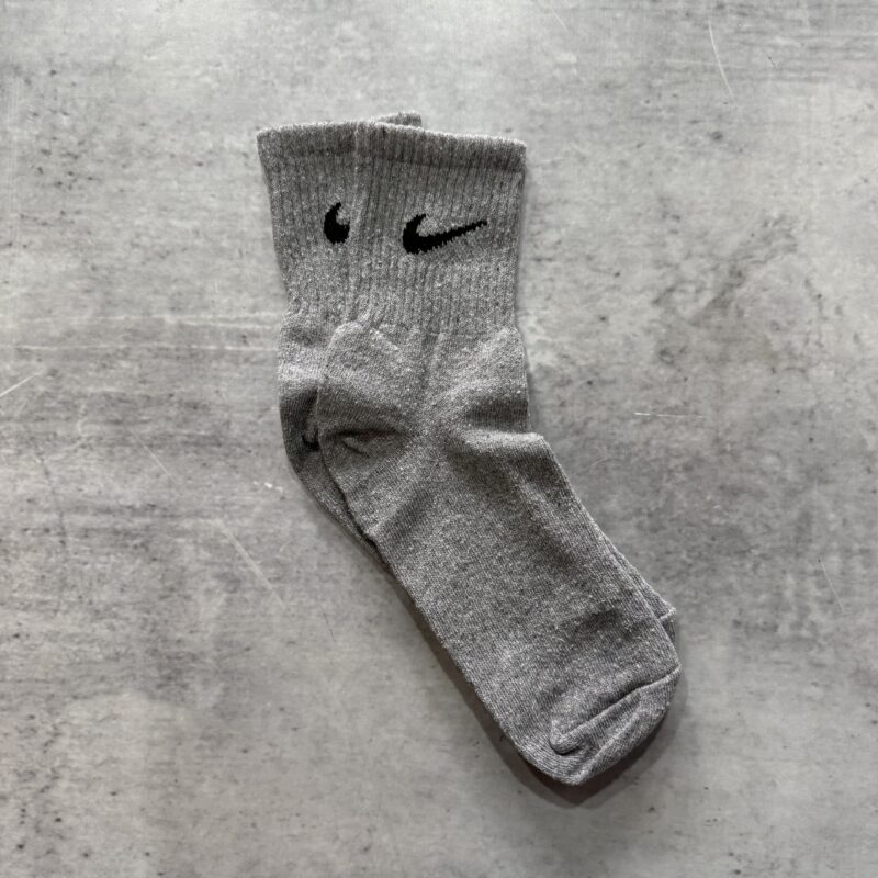 MEDIAS NIKE GRIS
