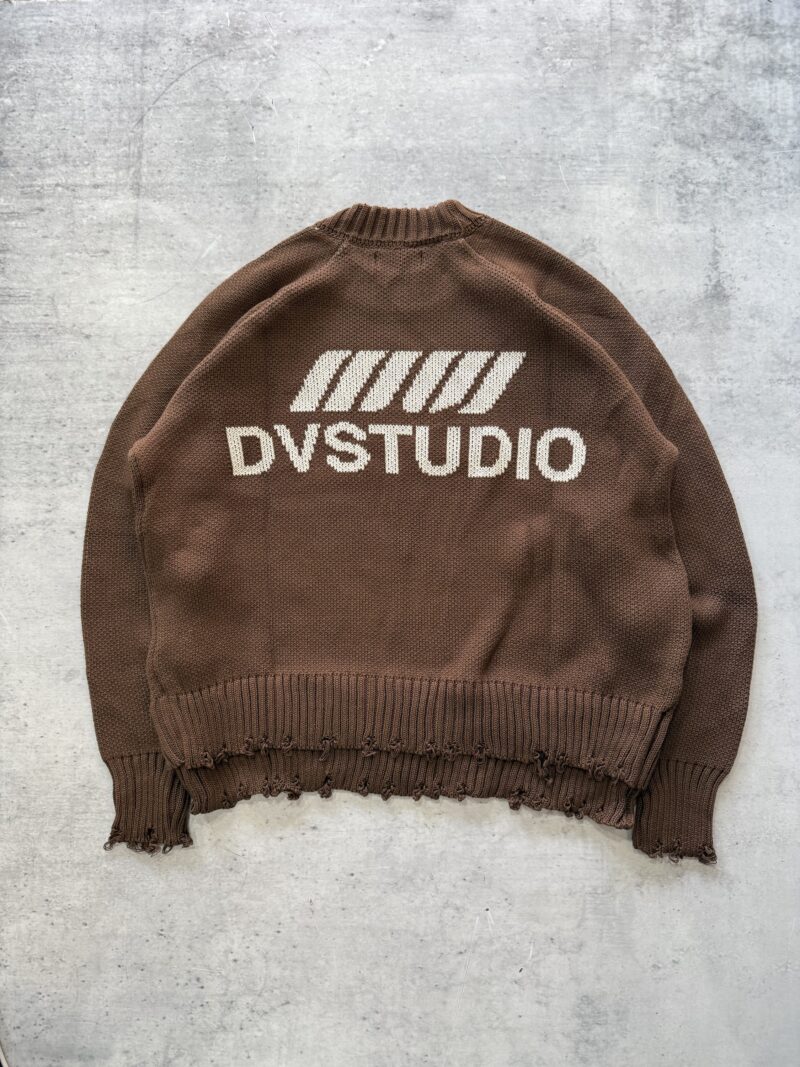 SWEATER STUDIO